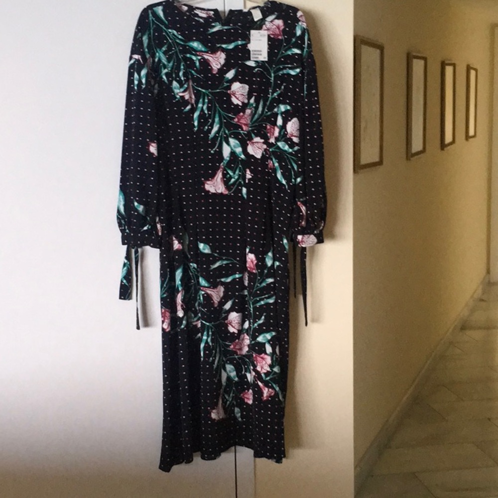 H and M floral dress US12